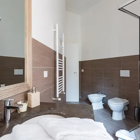 G-house Pettinari Roma