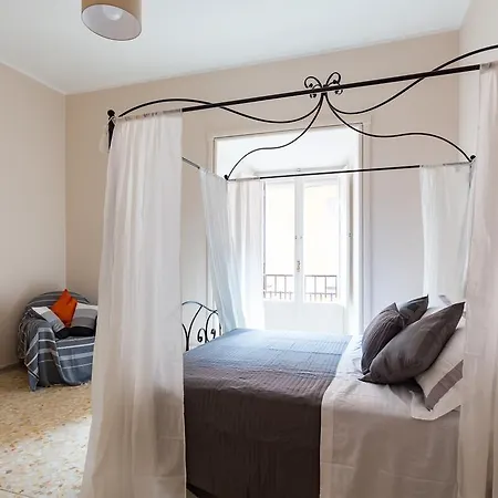 G-house Pettinari Roma